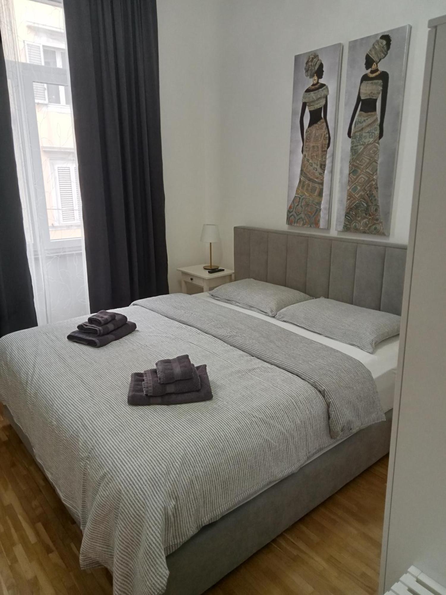 Fenix Rooms Trieste Extérieur photo